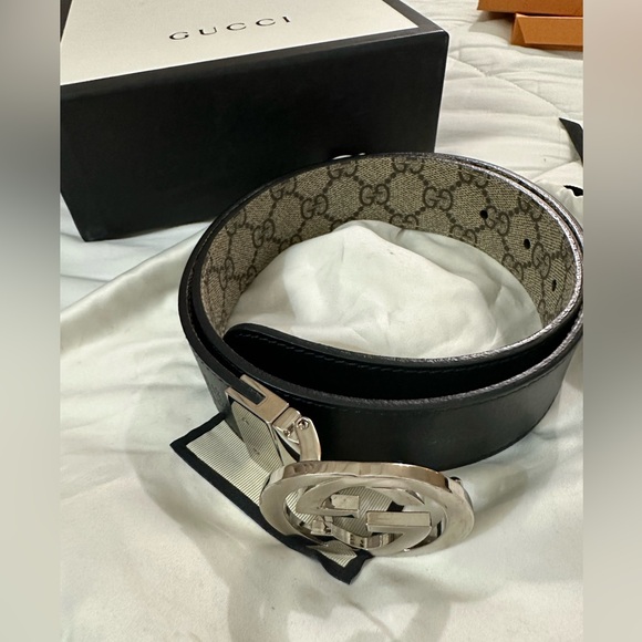 Gucci Reversible GG Supreme Belt - Picture 1 of 3